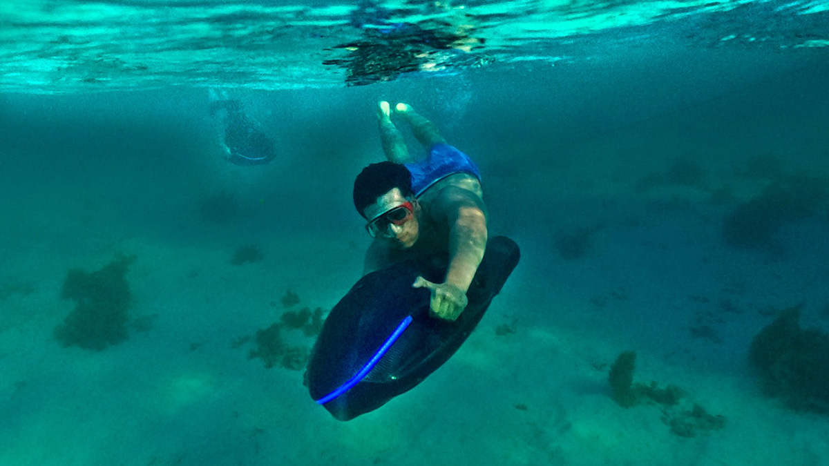 This Sleek, Speedy Underwater Scooter Can Hit Speeds of 13 MPH