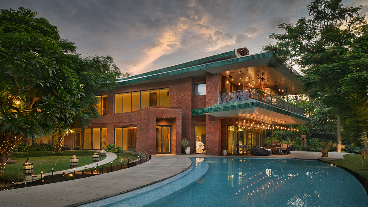 This Curvilinear Farmhouse Within a Sculpted Landscape Near New Delhi Is Unlike Any Other