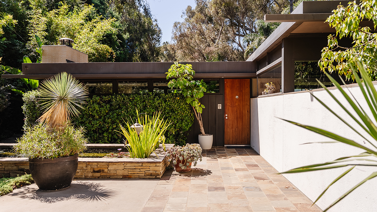 Richard Neutra’s Only Completed Case Study House Lists for $10.5 Million