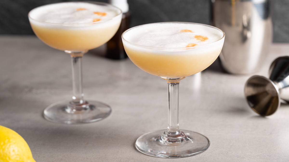 How to Make a Douglas Fairbanks, the Rye Whiskey Sour With an Intriguing Apricot Twist