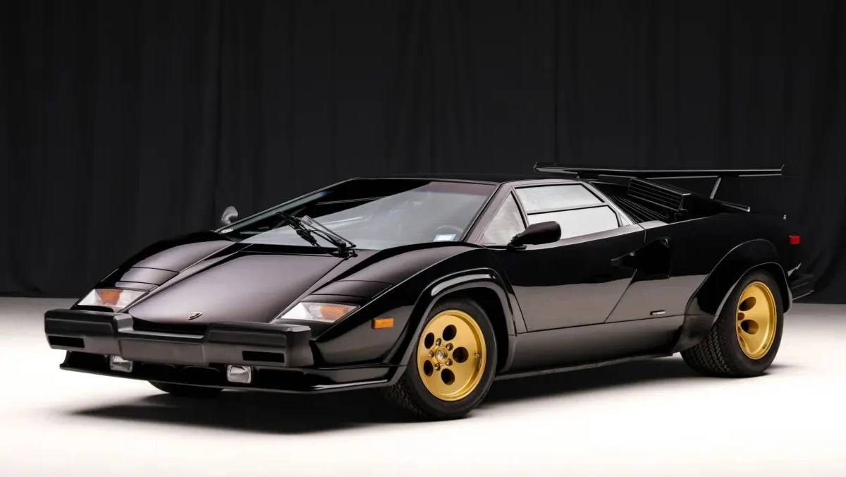 A Lamborghini Countach With Only 2,000 Miles on Dial Can Now Be Yours