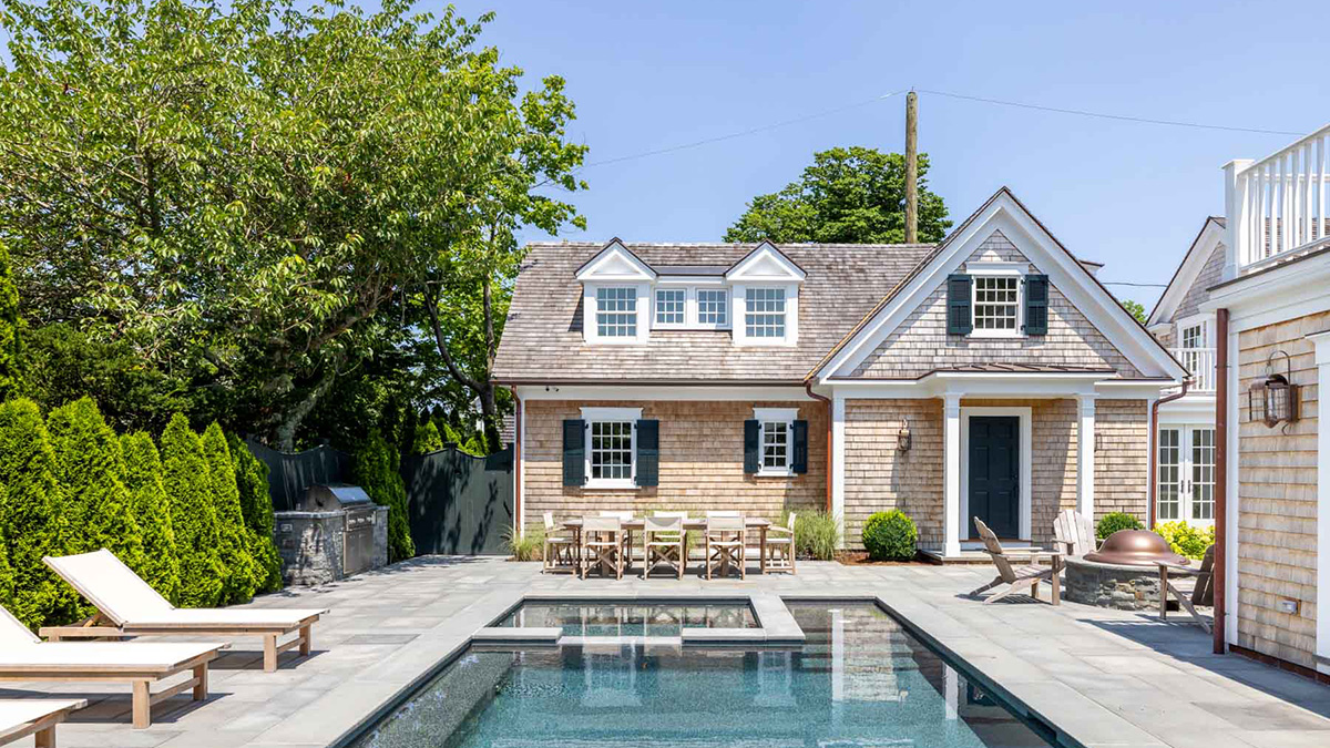 Inside a $21.5 Million Martha’s Vineyard Home With 10 Bedrooms and 14 Bathrooms