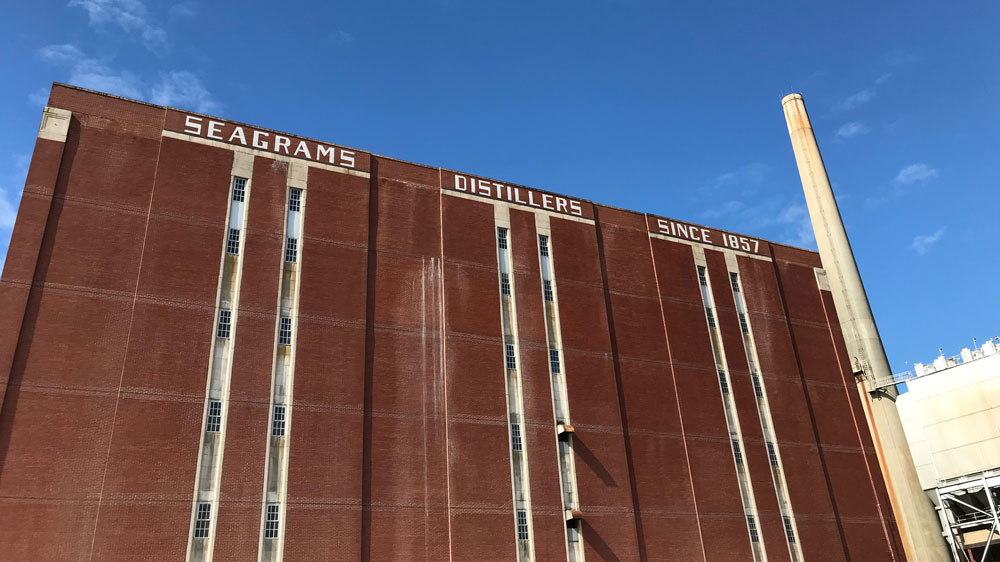 One of America’s Biggest Distilleries Just Reported a Huge Drop in Whiskey Sales