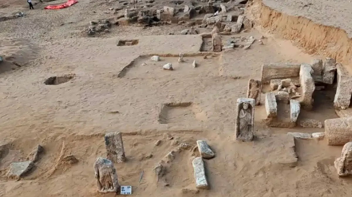 Archaeologists Just Discovered a Series of Ancient Egyptian Tombstones